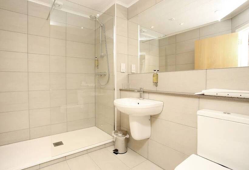 חדר משפחתי, Best Western Woodlands