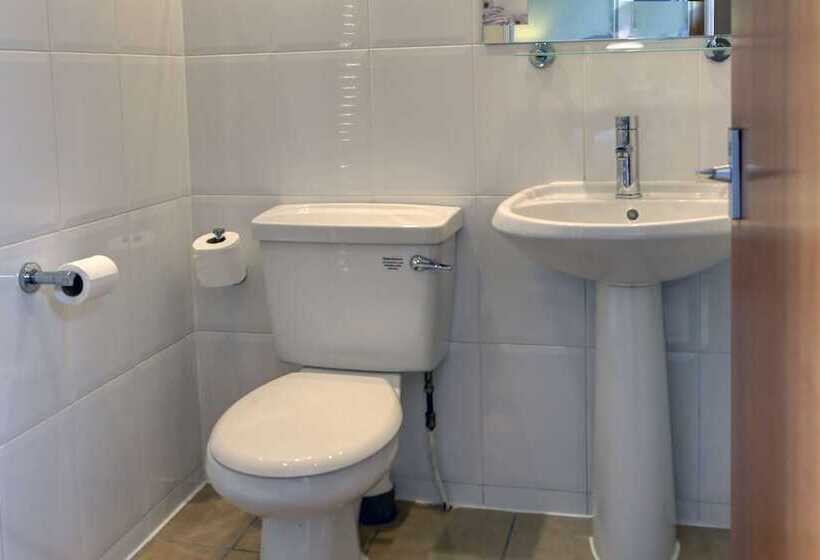 חדר משפחתי, Best Western Woodlands