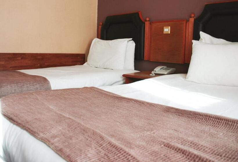 标准三人间, Cardiff Sandringham