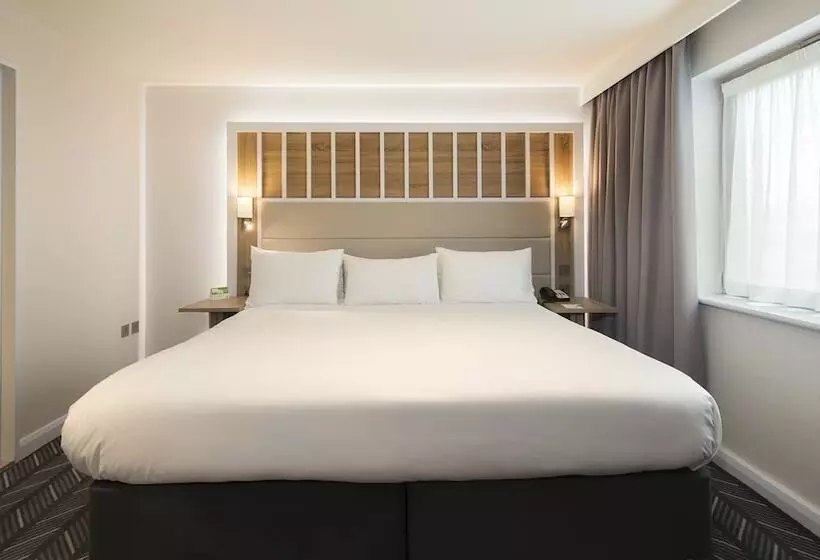 スイート, Holiday Inn London Shepperton, An Ihg