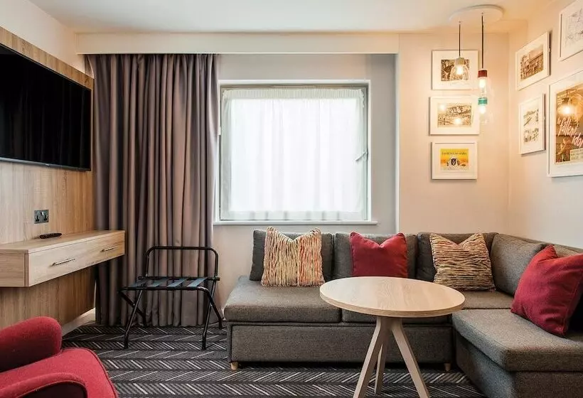 スイート, Holiday Inn London Shepperton, An Ihg