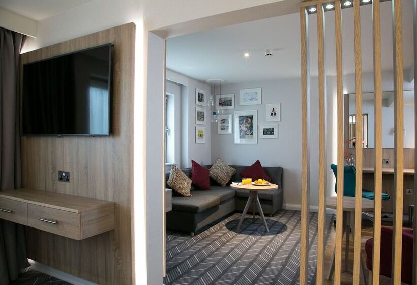 جناح, Holiday Inn London Shepperton, An Ihg