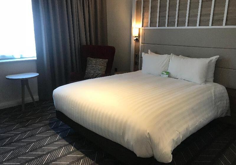 Номер Стандарт Адаптированный для Инвалидов, Holiday Inn London Shepperton, An Ihg