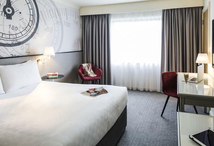 家庭间, Mercure Dartford Brands Hatch Hotel & Spa