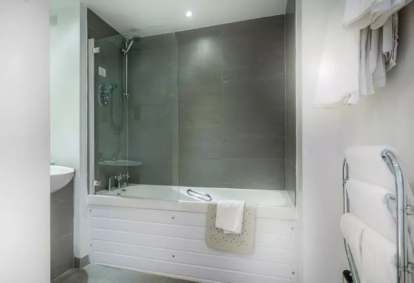 اتاق استاندارد با چشم‌انداز دریا, Queens Hotel & Spa
