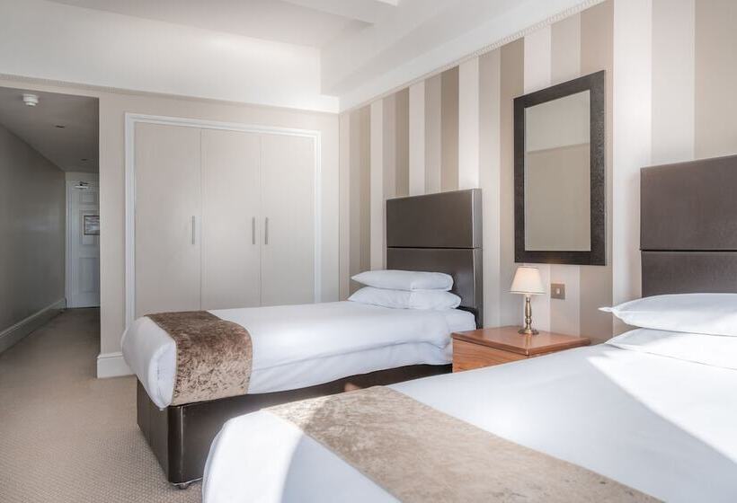 Номер Стандарт Трехместный, Queens Hotel & Spa