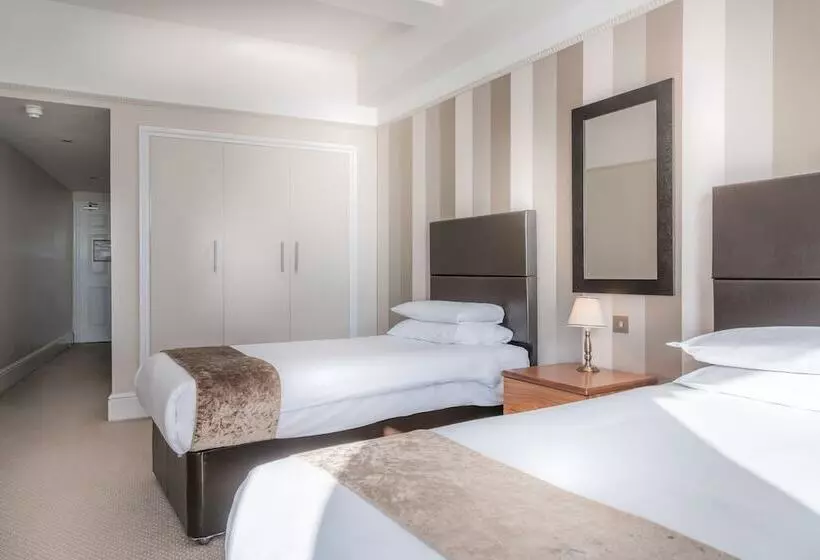 اتاق استاندارد سه نفره, Queens Hotel & Spa