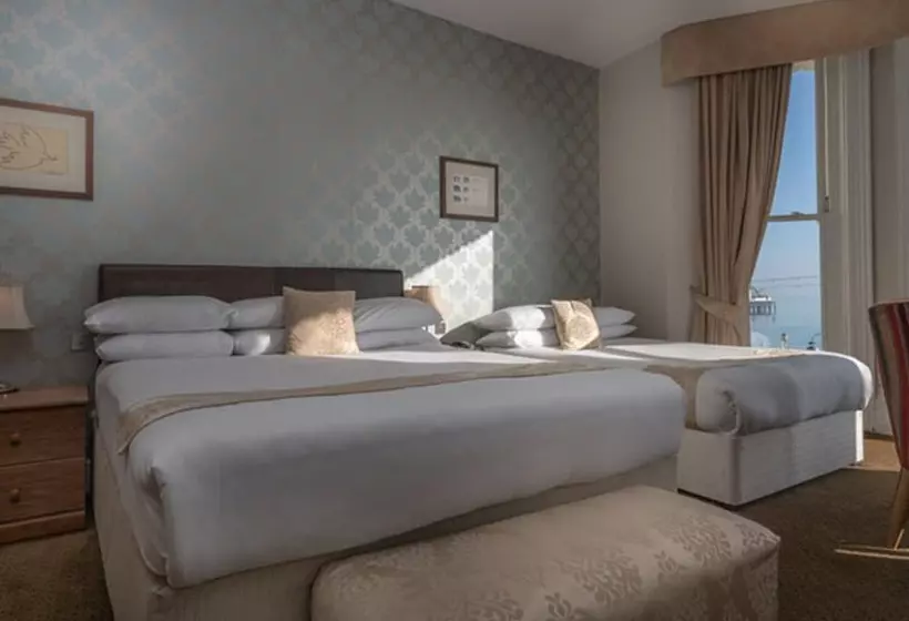 اتاق خانوادگی با چشم‌انداز دریا, Queens Hotel & Spa