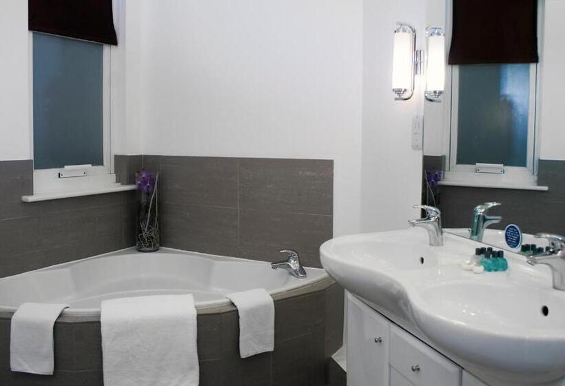 スイート, Queens Hotel & Spa