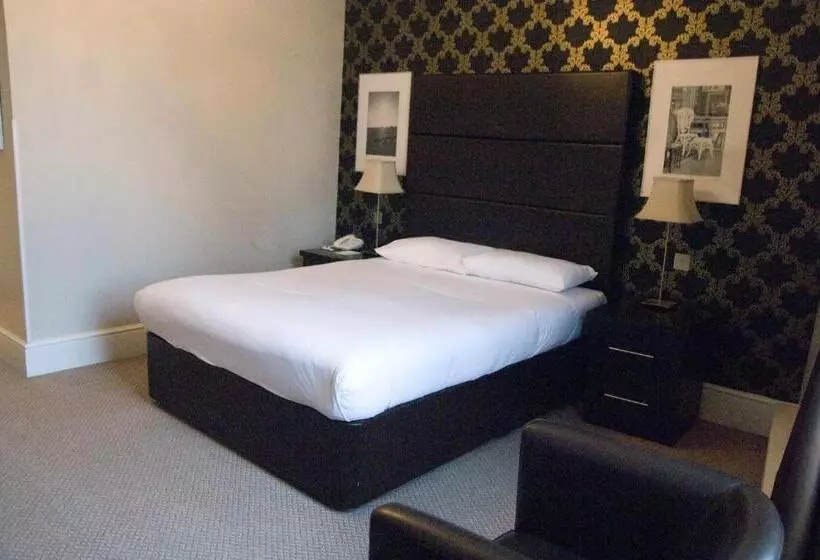 سوییت خانوادگی, Queens Hotel & Spa