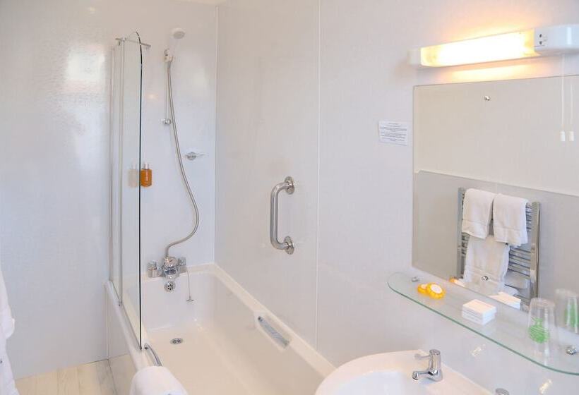 חדר סטנדרט, Saxonville