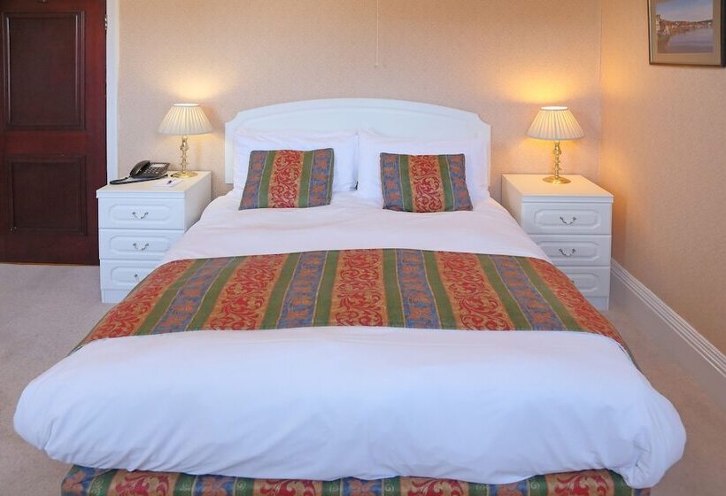 חדר סטנדרט, Saxonville