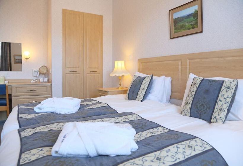 חדר דלוקס, Saxonville