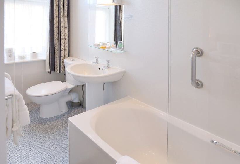 חדר דלוקס, Saxonville