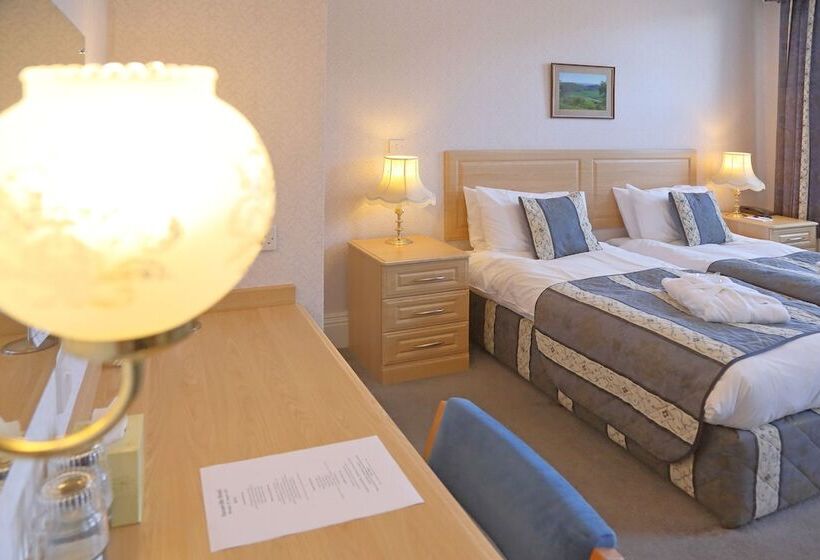 חדר דלוקס, Saxonville