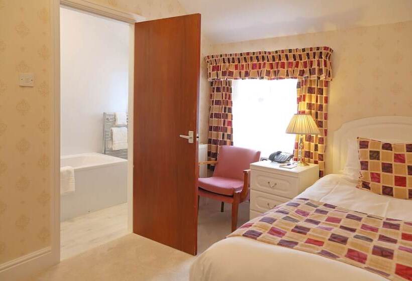 חדר סטנדרט יחיד, Saxonville