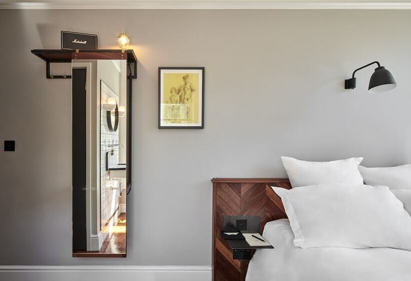 Standard Single Room, The Pilgrm