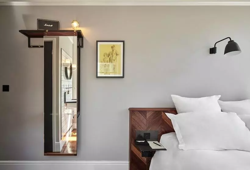 Standard Single Room, The Pilgrm