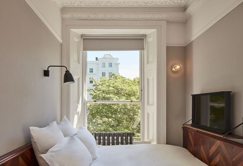 Standard Single Room, The Pilgrm