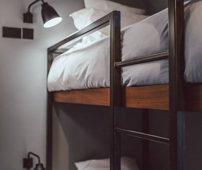 Standard Room with Bunk Beds, The Pilgrm