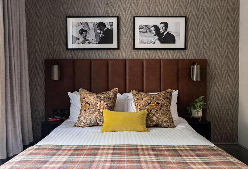 豪华房间, The Tophams