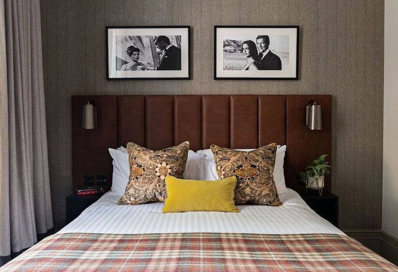 豪华房间, The Tophams