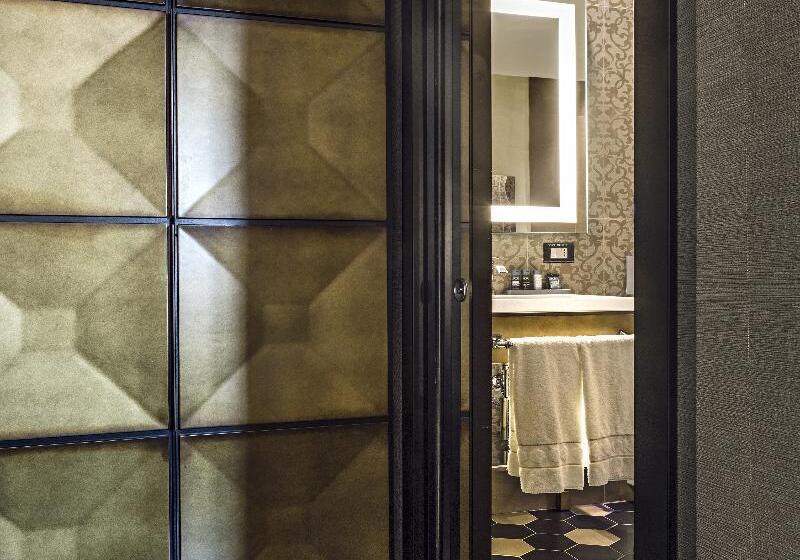 家庭间, The Tophams