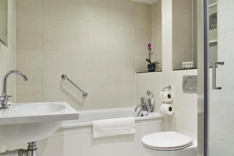 标准间, The Tophams