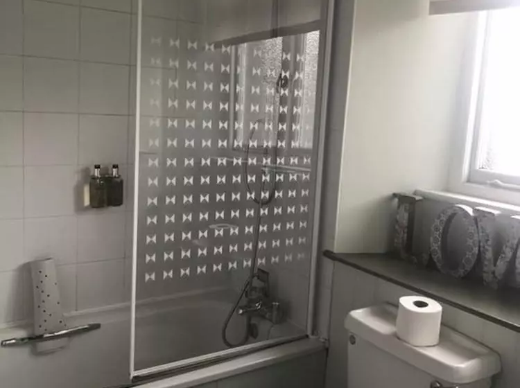 Cameră Clasică, White Hart