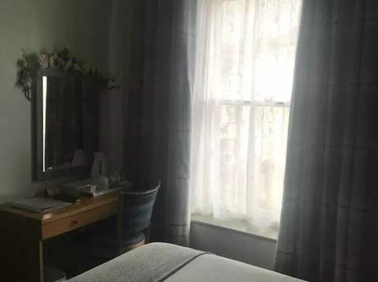 Cameră Clasică, White Hart