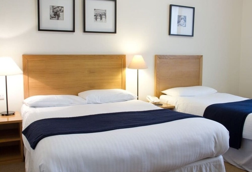 חדר סטנדרט לשלושה, White Hart