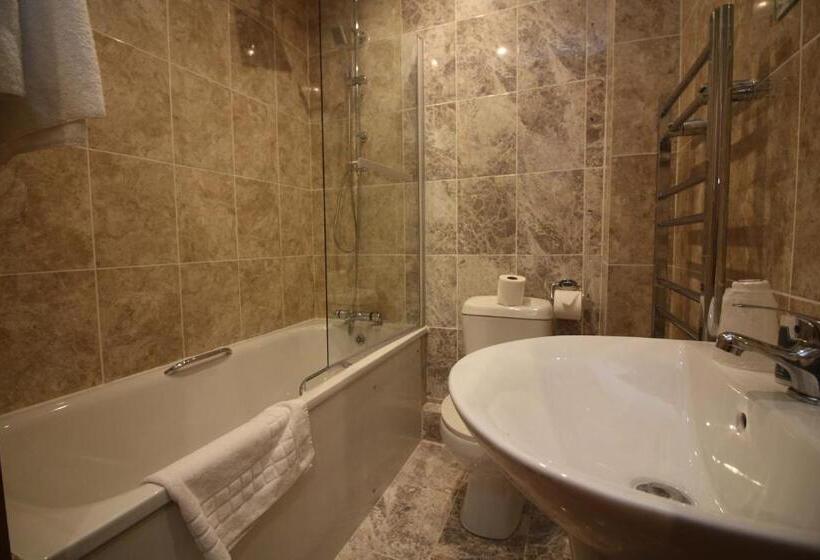 غرفة عائلية, Westone Manor