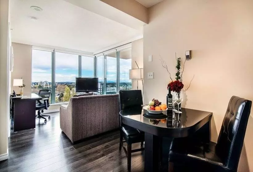 سوییت, Executive Hotel Vancouver Airport