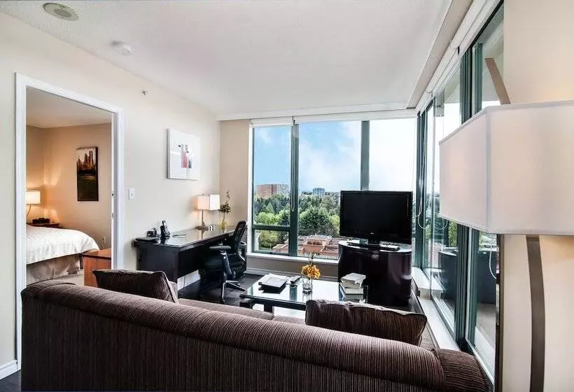 سوییت, Executive Hotel Vancouver Airport