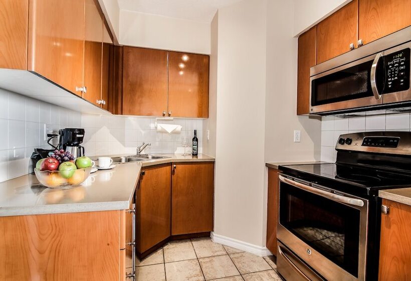 סוויטה, Executive Hotel Vancouver Airport