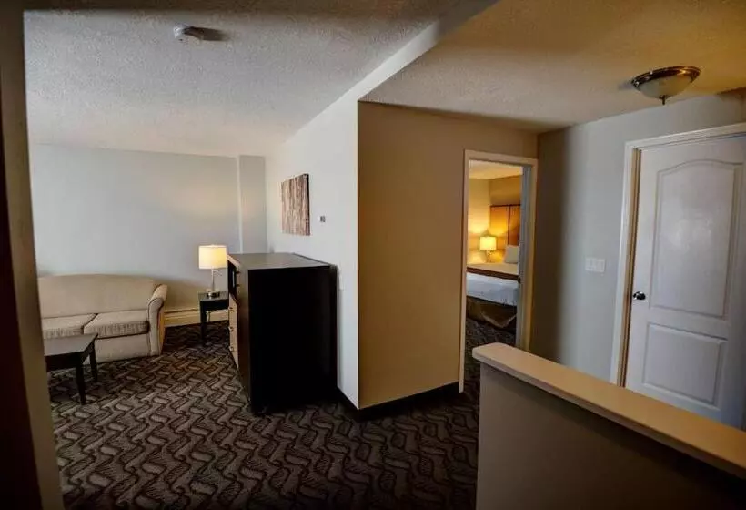 Sviitti King-vuode, Days Inn By Wyndham Airdrie