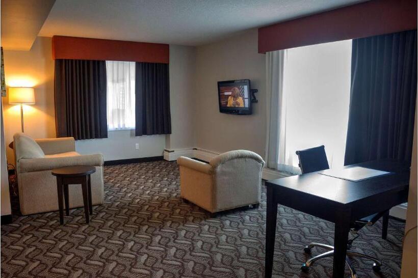 מיטת קינג בסוויטה, Days Inn By Wyndham Airdrie