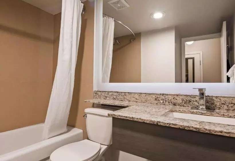 Standard-huone Parveke, Days Inn By Wyndham Airdrie