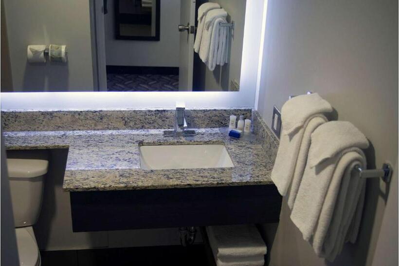 חדר סטנדרט שתי מיטות זוגיות, Days Inn By Wyndham Airdrie