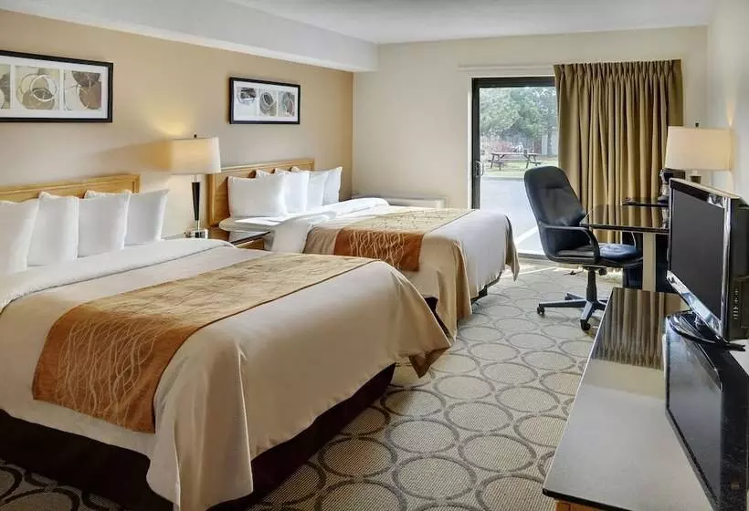 ２ダブルベッドのスタンダードルーム, Comfort Inn Kirkland Lake