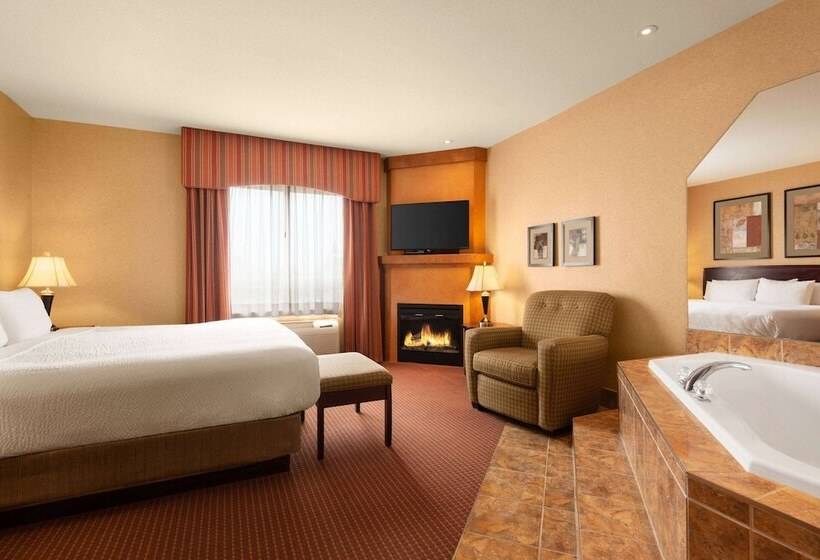 Suite, Days Inn By Wyndham Swift Current