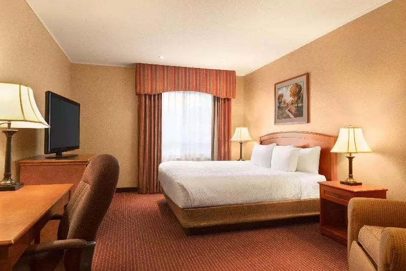 Deluxe-huone King-vuode, Days Inn By Wyndham Swift Current