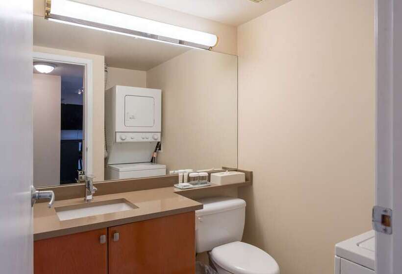 סוויטה, Executive Hotel Vancouver Airport