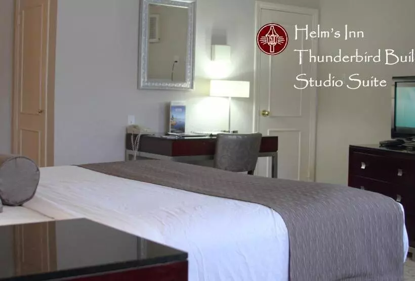 استودیو استاندارد با تخت کینگ, Helm's Inn