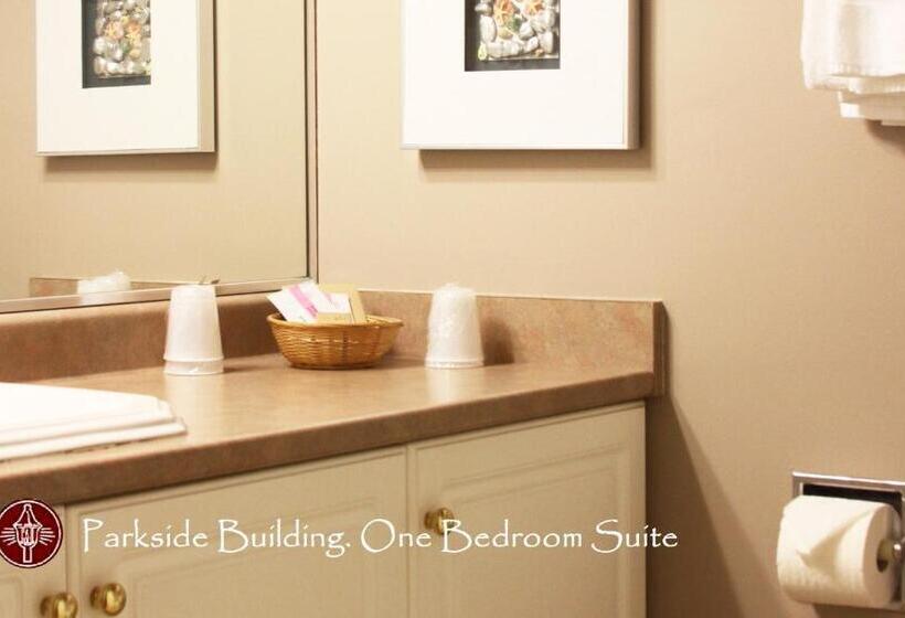 带大床的套房, Helm's Inn