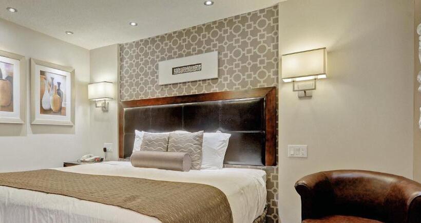 标准工作室, Helm's Inn