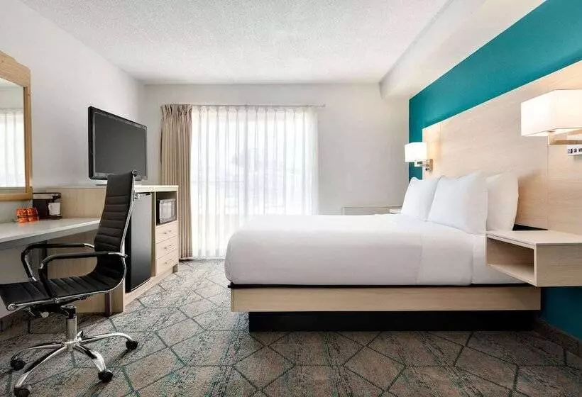 ２ダブルベッドのスタンダードルーム, Ramada By Wyndham Miramichi New Brunswick