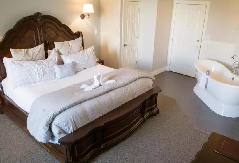 Deluxe Suite King Bed, The Georgetown Inn