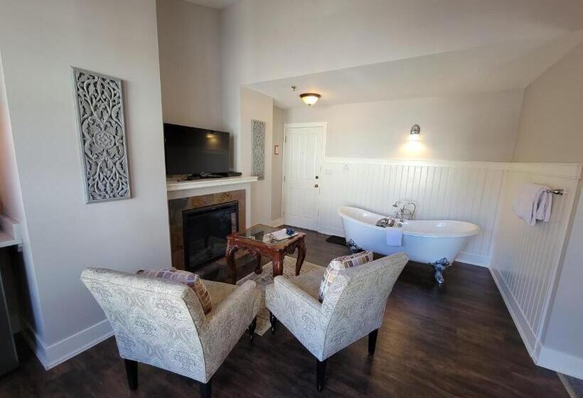 מיטת קינג בסוויטה, The Georgetown Inn