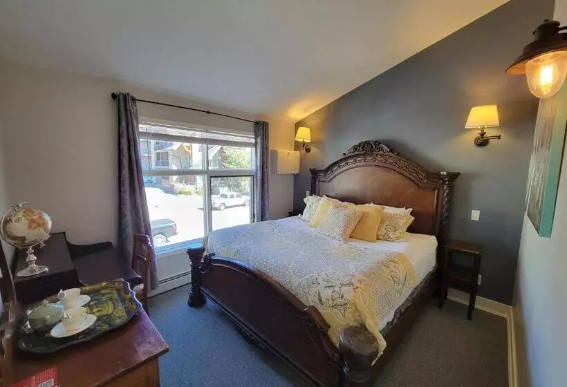 سوئیت با تخت بزرگ, The Georgetown Inn